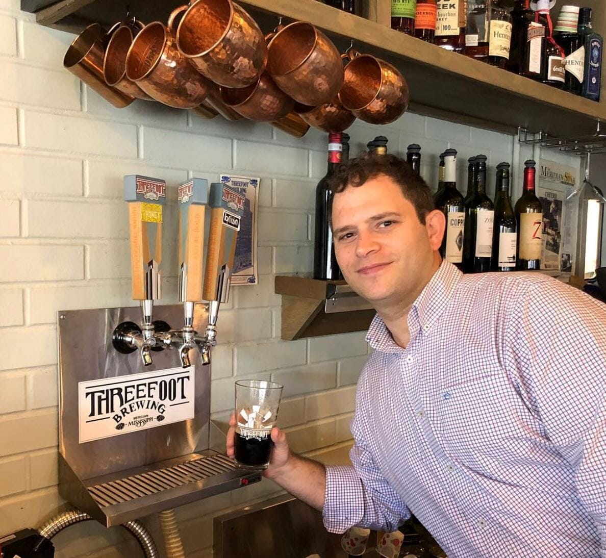 Branded Bar Glassware: Does Putting Your Logo on the Glass Pay Off?
